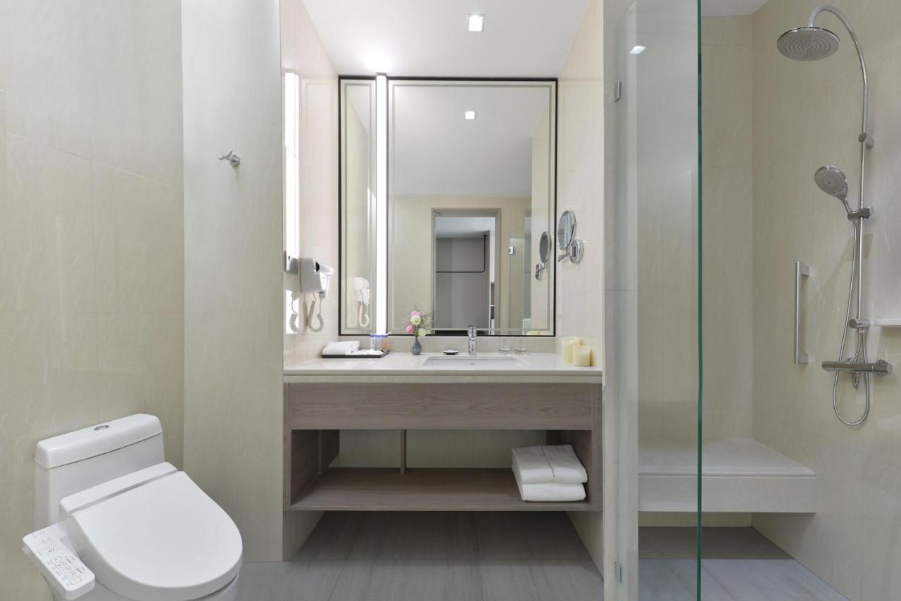 Centre Point Hotel Terminal21 Korat Nakhonratchasima Екстериор снимка Bathroom