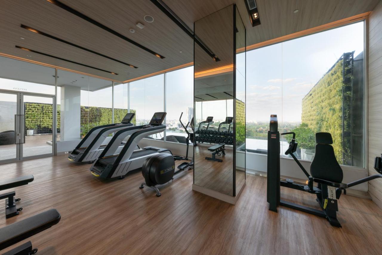 Centre Point Hotel Terminal21 Korat Nakhonratchasima Екстериор снимка The gym at the hotel